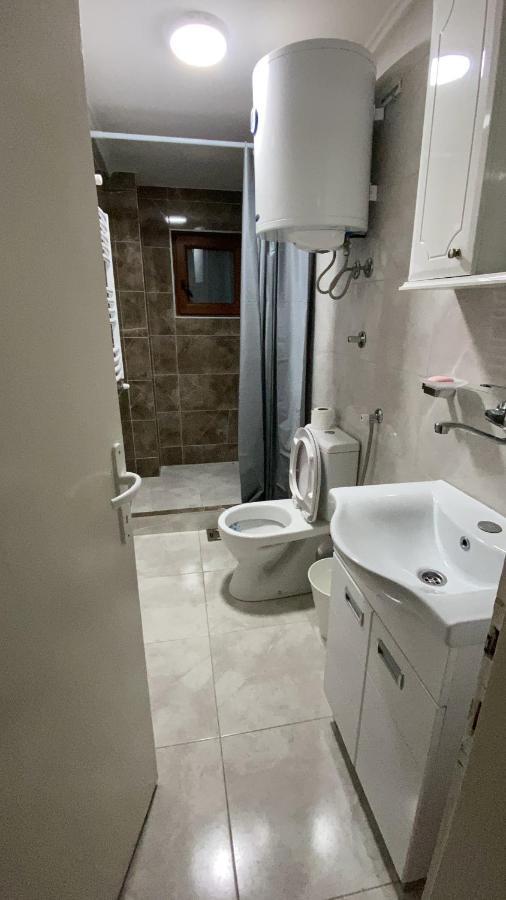 Kuca Na Dan Sa Bazenom Hedonist Place Zaklopaca (Belgrade) Exterior foto